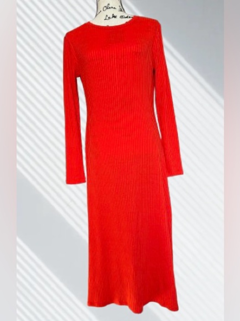 Zara.Red Ribbed Long-Sleeve Knit Dress. Size USA L.
